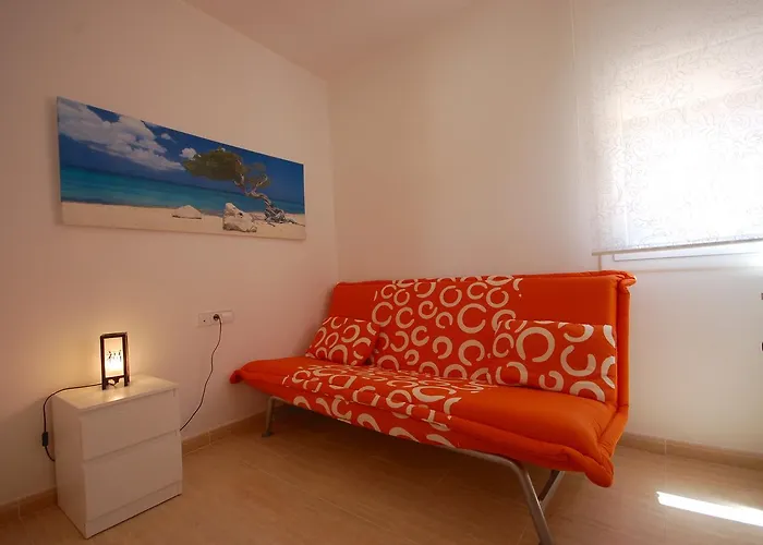 Lets Holidays Big Terrace House And 2 Parking