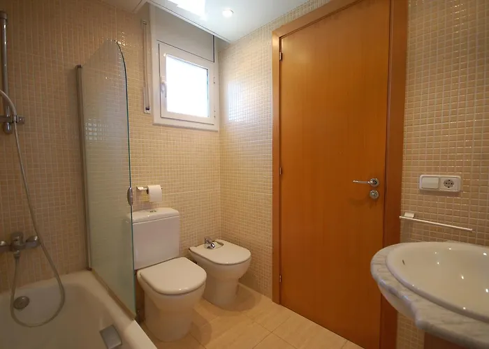 Lets Holidays Big Terrace House And 2 Parking *