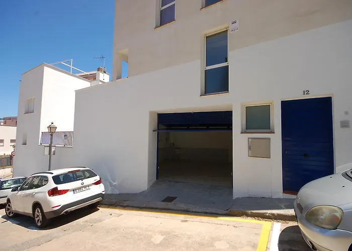 Lets Holidays Big Terrace House And 2 Parking Holiday home