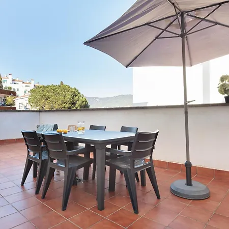 Lets Holidays Big Terrace House And 2 Parking Holiday home *