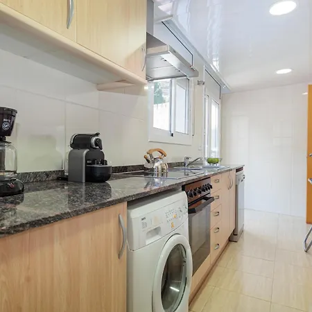 Lets Holidays Big Terrace House And 2 Parking