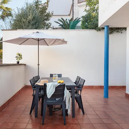 Lets Holidays Big Terrace House And 2 Parking Holiday home