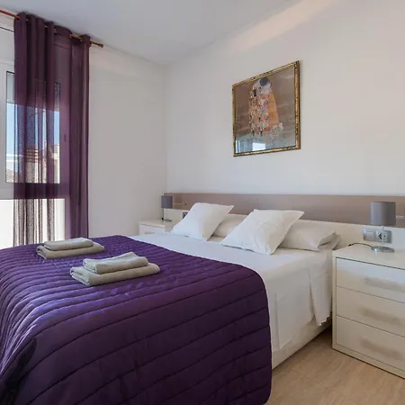 Lets Holidays Big Terrace House And 2 Parking *