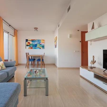 Lets Holidays Big Terrace House And 2 Parking