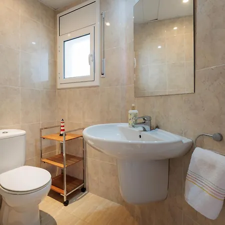 Lets Holidays Big Terrace House And 2 Parking