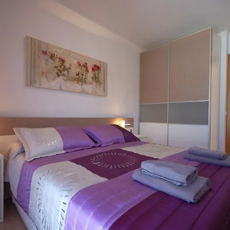 Lets Holidays Big Terrace House And 2 Parking *