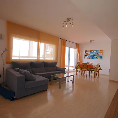 Lets Holidays Big Terrace House And 2 Parking